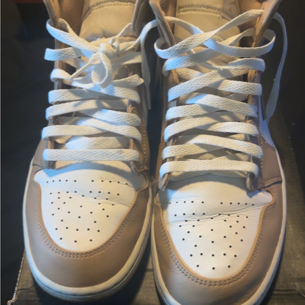 Jordan 1 mid tan gum